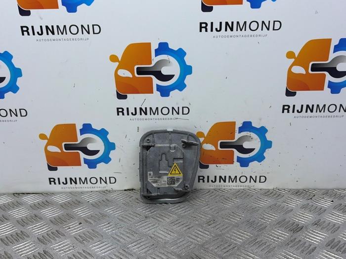 Begagnade Xenonmodul Volvo V50 (MW) 2.0 D 16V Pris på förfrågan erbjuds av Autodemontage Rijnmond BV