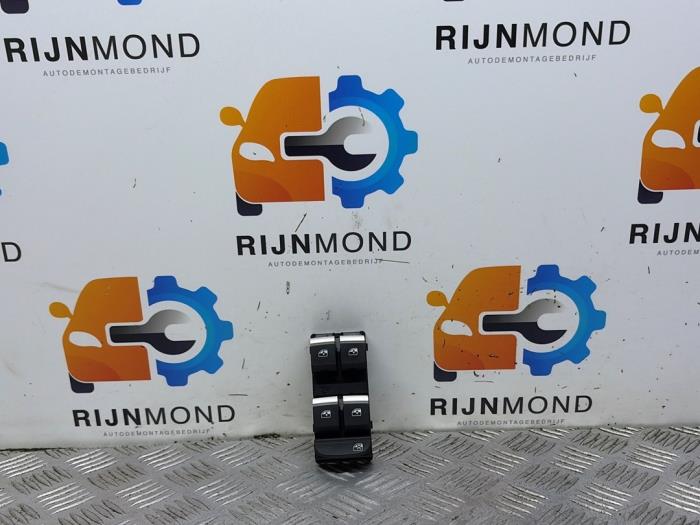Usados Interruptor de ventanilla eléctrica Audi A4 Avant (B9) 1.4 TFSI 16V Precio € 19,99 Norma de margen ofrecido por Autodemontage Rijnmond BV