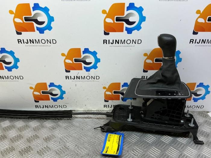 Usados Palanca selectora automática Seat Leon (5FB) 1.6 TDI Ecomotive 16V Precio € 124,99 Norma de margen ofrecido por Autodemontage Rijnmond BV