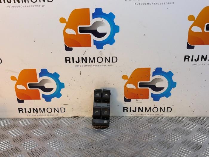 Usados Interruptor de ventanilla eléctrica Audi A1 Sportback (8XA/8XF) 1.6 TDI 16V Precio € 24,19 IVA incluido ofrecido por Autodemontage Rijnmond BV