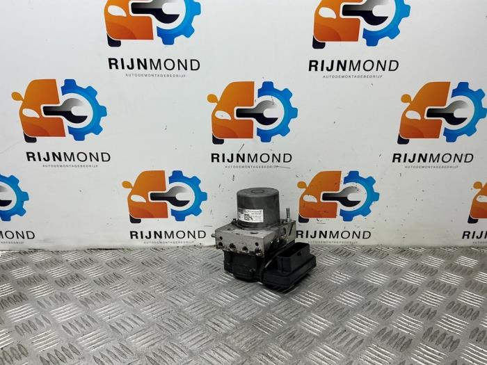 Usagé Bloc ABS Opel Crossland (X) 1.2 Turbo 12V Prix € 49,99 Règlement à la marge proposé par Autodemontage Rijnmond BV