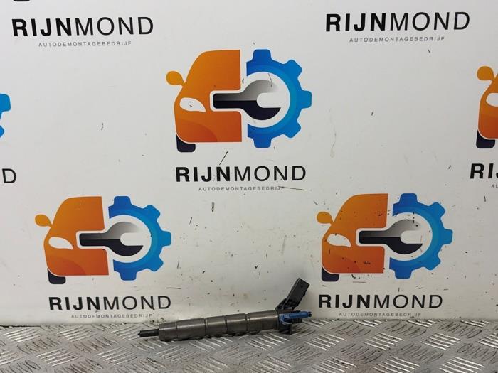 Usagé Injecteurs Mercedes E (W213) E-220d 2.0 Turbo 16V Prix € 69,99 Prix TTC proposé par Autodemontage Rijnmond BV