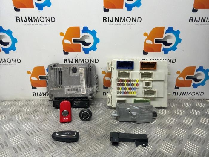 Used Ignition lock + computer Ford Focus 3 1.0 Ti-VCT EcoBoost 12V 100 Price on request offered by Autodemontage Rijnmond BV