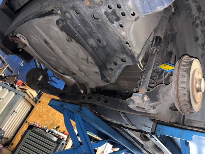 Gebrauchte Hinterachse Vorderradantrieb Seat Ibiza V (KJB) 1.0 MPI 12V Preis € 175,00 Margenregelung angeboten von Autodemontage Rijnmond BV