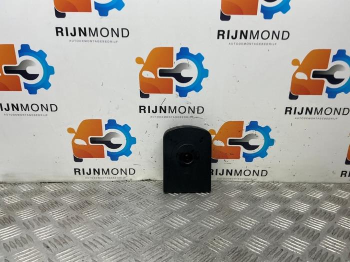 Usados Módulo de teléfono Ford Focus 3 1.0 Ti-VCT EcoBoost 12V 100 Precio € 99,99 Norma de margen ofrecido por Autodemontage Rijnmond BV