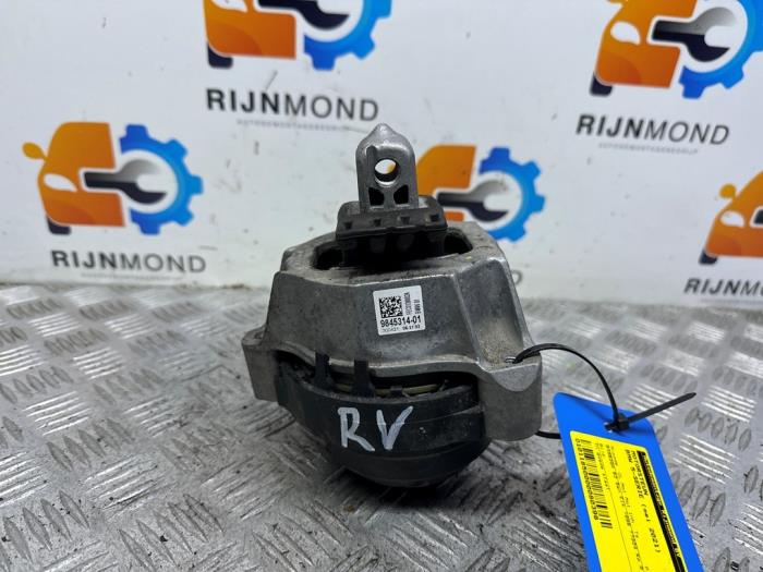 Usagé Support moteur BMW 5 serie (G30) 520e 2.0 Turbo 16V Prix € 49,99 Règlement à la marge proposé par Autodemontage Rijnmond BV