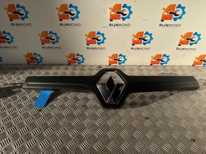 Używane Grill Renault Trafic (1FL/2FL/3FL/4FL) 1.6 dCi 90 Cena na żądanie oferowane przez Autodemontage Rijnmond BV