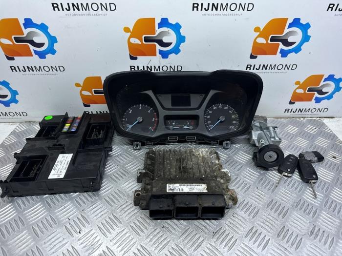 Used Ignition lock + computer Ford Transit Custom 2.2 TDCi 16V Price € 499,99 Margin scheme offered by Autodemontage Rijnmond BV