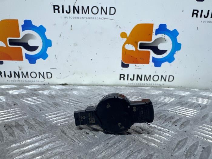 Begagnade Regnsensor BMW 2 serie Gran Tourer (F46) 218i 1.5 TwinPower Turbo 12V Pris € 24,19 Inklusive moms erbjuds av Autodemontage Rijnmond BV
