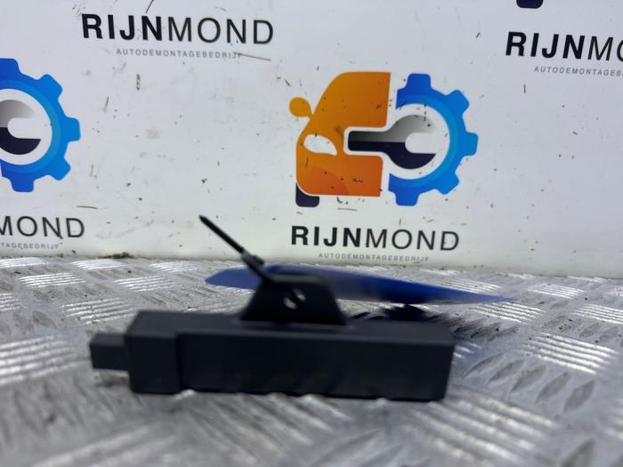 Używane Antena BMW 2 serie Gran Tourer (F46) 218i 1.5 TwinPower Turbo 12V Cena € 12,09 Z VAT oferowane przez Autodemontage Rijnmond BV