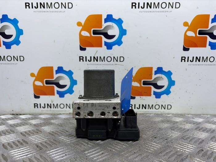 Begagnade ABS-pump Volkswagen Polo VI (AW1) 1.0 TSI 12V Pris € 49,99 Marginaltabell erbjuds av Autodemontage Rijnmond BV