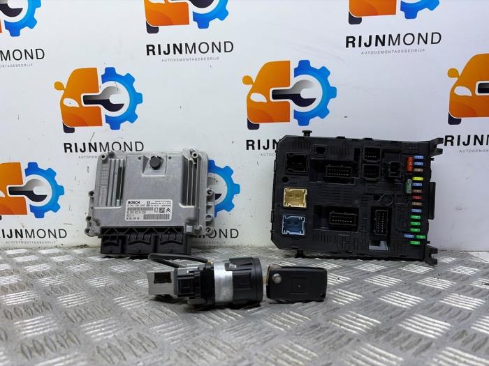 Used Ignition lock + computer Peugeot 308 (4A/C) 1.6 16V THP 150 Price € 150,00 Margin scheme offered by Autodemontage Rijnmond BV