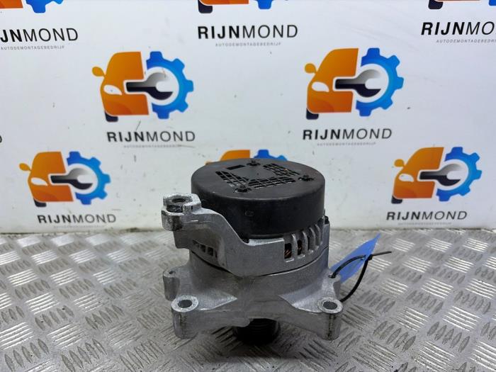Usagé Dynamo BMW 1 serie (F40) 120d TwinPower Turbo 2.0 16V Prix € 39,99 Règlement à la marge proposé par Autodemontage Rijnmond BV