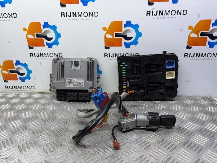 Used Ignition lock + computer Citroen C4 Grand Picasso (UA) 1.6 16V THP 155 Price on request offered by Autodemontage Rijnmond BV