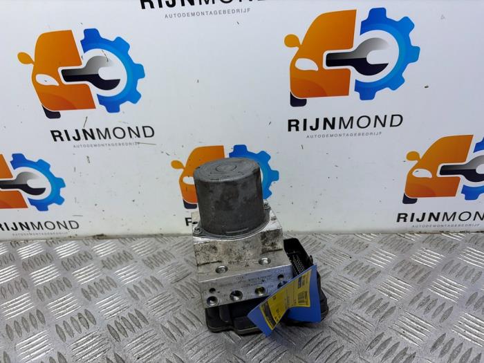 Used ABS pump Audi A4 Avant (B9) 2.0 45 TFSI Mild hybrid 16V Quattro Price € 900,00 Margin scheme offered by Autodemontage Rijnmond BV
