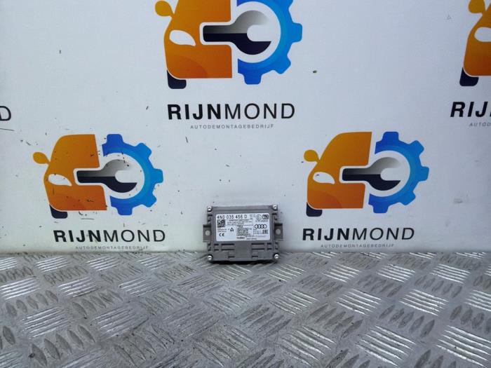 Usagé Module téléphone Audi A4 Avant (B9) 2.0 45 TFSI Mild hybrid 16V Quattro Prix € 39,99 Règlement à la marge proposé par Autodemontage Rijnmond BV