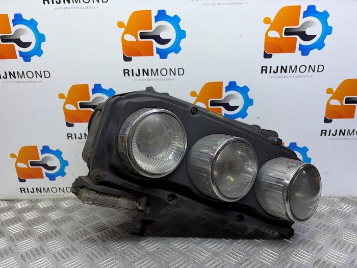 Używane Reflektor prawy Alfa Romeo 159 Sportwagon (939BX) 1.9 JTDm 16V Cena € 199,99 Procedura marży oferowane przez Autodemontage Rijnmond BV