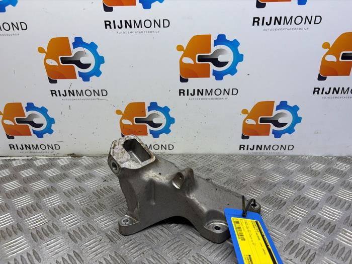 Used Engine mount Mercedes C Estate AMG (S205) C-63 S,Edition 1 AMG 4.0 V8 Biturbo Price € 49,99 Margin scheme offered by Autodemontage Rijnmond BV