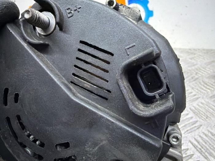 Dynamo van een Renault Megane III Berline (BZ) 1.5 dCi 110 2012