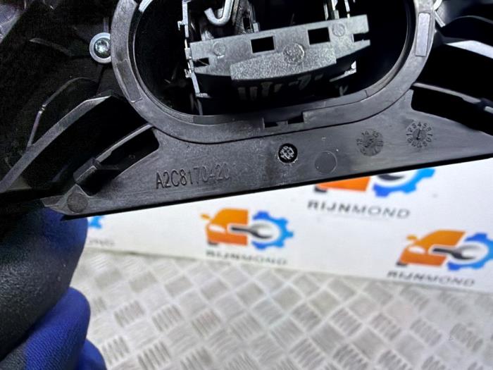 Gebrauchte Radioblende Mini Mini (F55) 1.5 12V Cooper Preis € 49,99 Margenregelung angeboten von Autodemontage Rijnmond BV