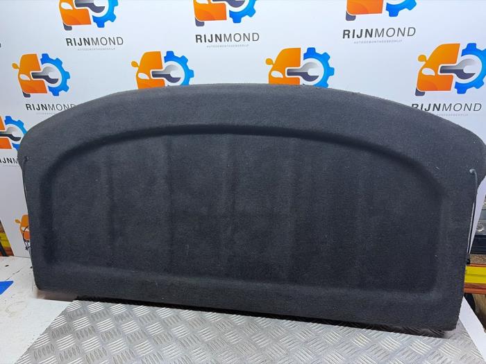 Używane Pólka tylna Seat Leon (KLB) 1.0 TSI 12V Cena € 99,99 Procedura marży oferowane przez Autodemontage Rijnmond BV
