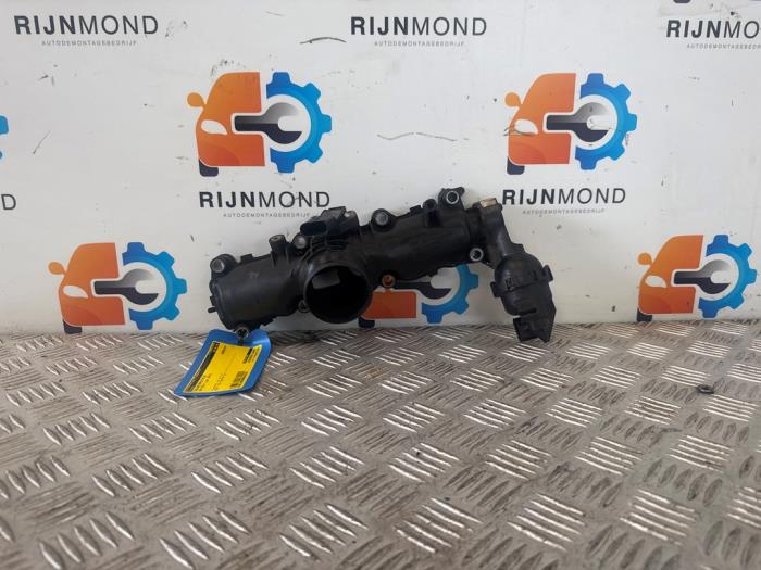 Begagnade Insugsrör Volkswagen Polo V (6R) 1.4 TDI DPF BlueMotion technology Pris på förfrågan erbjuds av Autodemontage Rijnmond BV