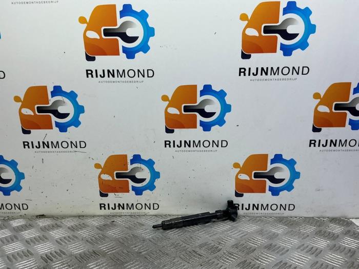Usagé Injecteurs Mercedes B (W246/W242) 2.1 B-200 CDI BlueEFFICIENCY, B-200d 16V Prix € 108,89 Prix TTC proposé par Autodemontage Rijnmond BV