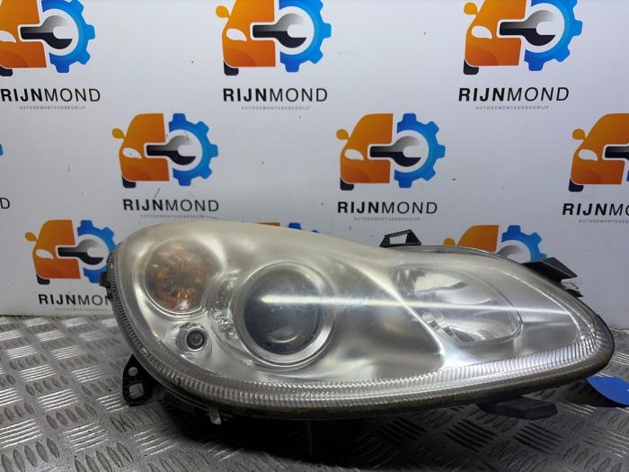 Używane Reflektor prawy Smart Fortwo Coupé (451.3) 0.8 CDI Cena € 125,00 Procedura marży oferowane przez Autodemontage Rijnmond BV