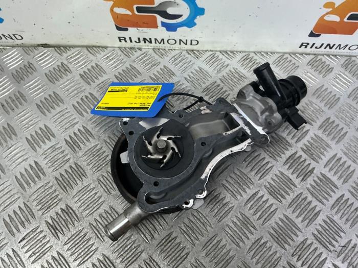 Begagnade Vattenpump Opel Astra J (PC6/PD6/PE6/PF6) 1.4 Turbo 16V Pris € 69,99 Marginaltabell erbjuds av Autodemontage Rijnmond BV