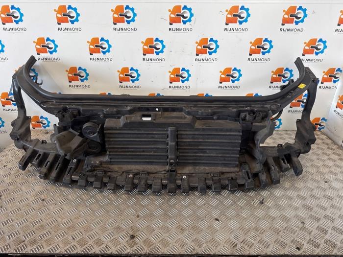 Begagnade Front Landrover Range Rover IV (LG) 3.0 TDV6 24V Pris på förfrågan erbjuds av Autodemontage Rijnmond BV