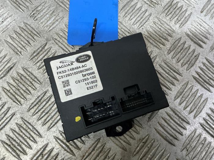 Używane Modul silnika tylnej klapy Landrover Range Rover IV (LG) 3.0 TDV6 24V Cena € 69,99 Procedura marży oferowane przez Autodemontage Rijnmond BV