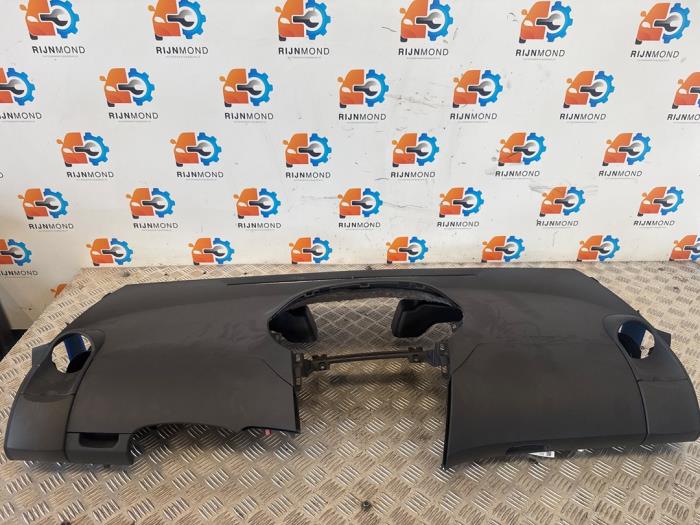 Używane Panel Toyota Yaris II (P9) 1.3 16V VVT-i Cena na żądanie oferowane przez Autodemontage Rijnmond BV