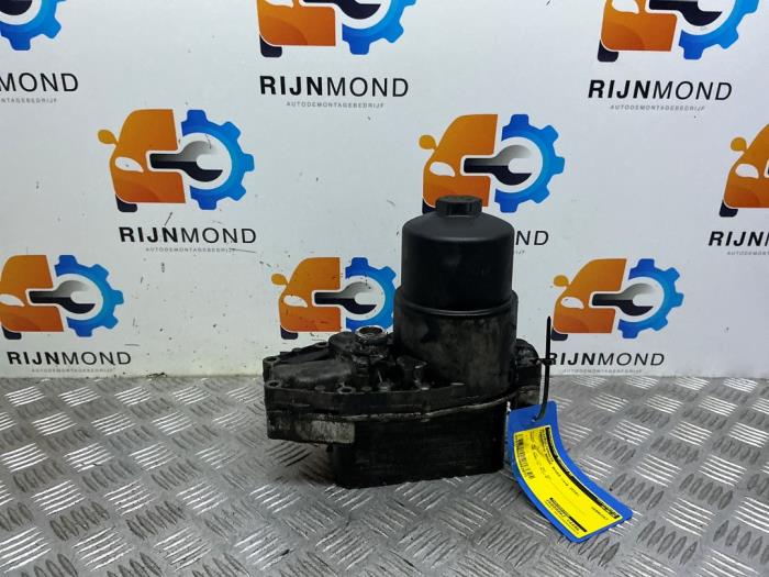 Gebrauchte Ölfiltergehäuse Landrover Range Rover IV (LG) 3.0 TDV6 24V Preis € 49,99 Margenregelung angeboten von Autodemontage Rijnmond BV