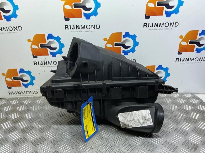Begagnade Luftfilterhus Landrover Range Rover IV (LG) 3.0 TDV6 24V Pris € 99,99 Marginaltabell erbjuds av Autodemontage Rijnmond BV