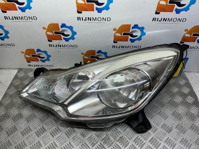 Używane Reflektor lewy Citroen C3 (SC) 1.4 Cena € 80,00 Procedura marży oferowane przez Autodemontage Rijnmond BV