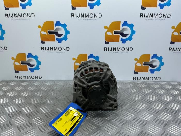 Gebrauchte Dynamo Mercedes B (W246/W242) 1.6 B-200 BlueEFFICIENCY Turbo 16V Preis € 48,39 Mit Mehrwertsteuer angeboten von Autodemontage Rijnmond BV
