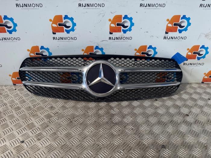 Używane Grill Mercedes B (W247) 2.0 B-200d Cena na żądanie oferowane przez Autodemontage Rijnmond BV