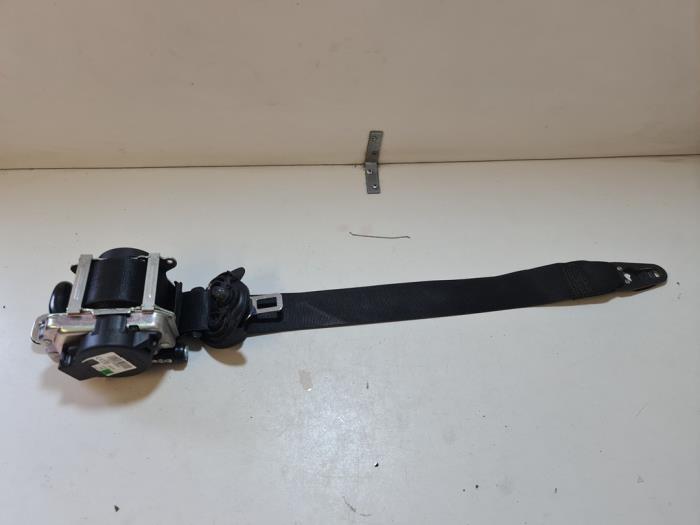Front seatbelt, right from a Mercedes-Benz C (W205) C-220 2.2 CDI BlueTEC, C-220 d 16V 2014