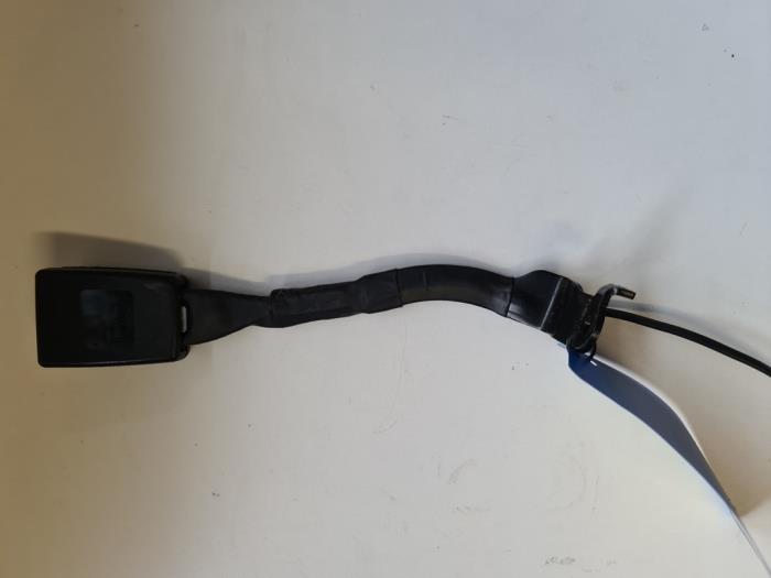 Front seatbelt buckle, left from a Volkswagen Touran (1T3) 1.6 TDI 16V 2013