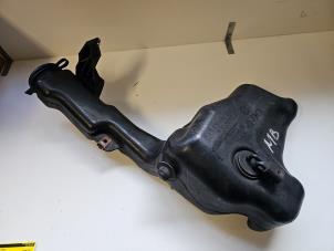Gebrauchte Scheibensprühertank vorne Mercedes C (W204) 1.6 C-180K 16V BlueEfficiency Preis € 30,00 Margenregelung angeboten von Autodemontage VDW