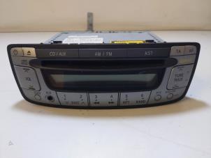 Używane Radio Peugeot 107 1.0 12V Cena € 40,00 Procedura marży oferowane przez Autodemontage VDW