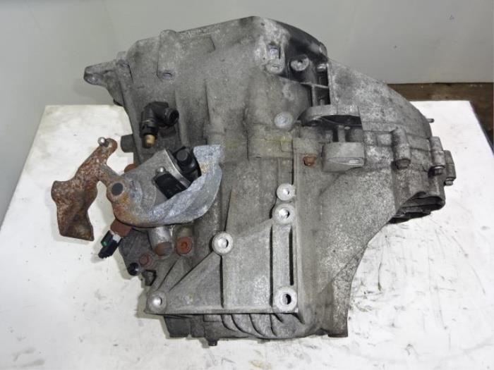 Getriebe van een Ford Mondeo IV 2.0 TDCi 140 16V 2011