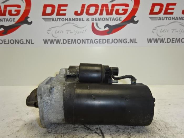 Starter from a Toyota Corolla (E12) 2.0 D-4D 16V 110 2003