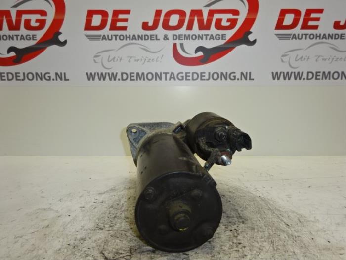 Starter from a Toyota Corolla (E12) 2.0 D-4D 16V 110 2003