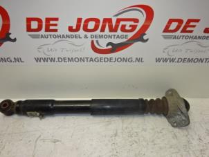 Gebrauchte Stoßdämpfer rechts hinten Skoda Yeti (5LAC) 2.0 TDI 16V Preis € 9,99 Margenregelung angeboten von Autodemontagebedrijf de Jong