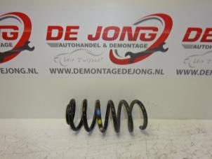 Used Rear coil spring Renault Clio IV (5R) 0.9 Energy TCE 90 12V Price € 9,99 Margin scheme offered by Autodemontagebedrijf de Jong