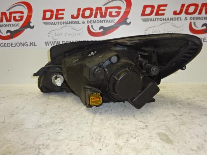 Headlight, right Hyundai Getz 1.3i 12V - 921021C500 HYUNDAI