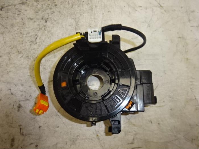 Begagnade Airbagring Toyota Yaris II (P9) 1.0 12V VVT-i Pris € 19,99 Marginaltabell erbjuds av Autodemontagebedrijf de Jong