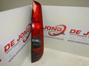 Używane Tylne swiatlo pozycyjne prawe Ford Focus 2 Wagon 1.6 TDCi 16V 100 Cena € 13,99 Procedura marży oferowane przez Autodemontagebedrijf de Jong