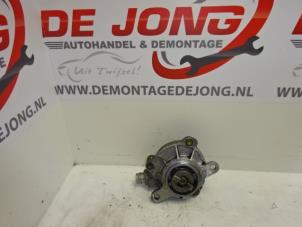 Używane Pompa prózniowa (Diesel) Renault Master III (JD/ND/PD) 2.5 dCi 115 Cena € 26,20 Procedura marży oferowane przez Autodemontagebedrijf de Jong